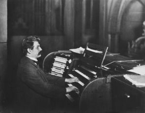 Albert Schweitzer at the organ of St Reinoldi, 11 November 1928